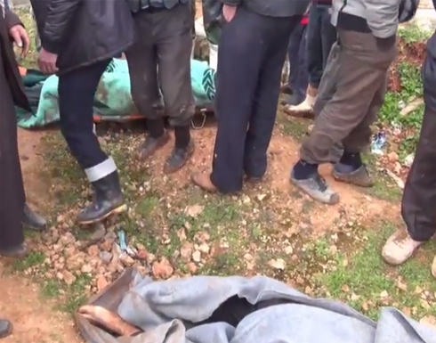 تسجيل للمعارضة يظهر جثثاً لسوريين ذبحوا بالسكاكين في حلب تسجيل للمعارضة يظهر جثثاً لسوريين ذبحوا بالسكاكين في حلب
