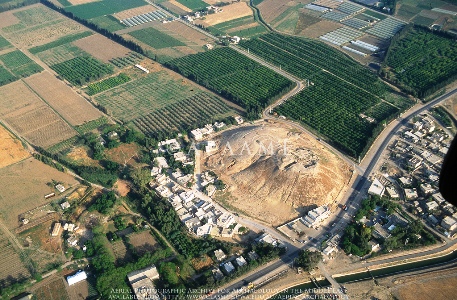 متصرف لواء دير علا يشارك طلاب دير علا الثانوية فعاليات الطابور الصباحي