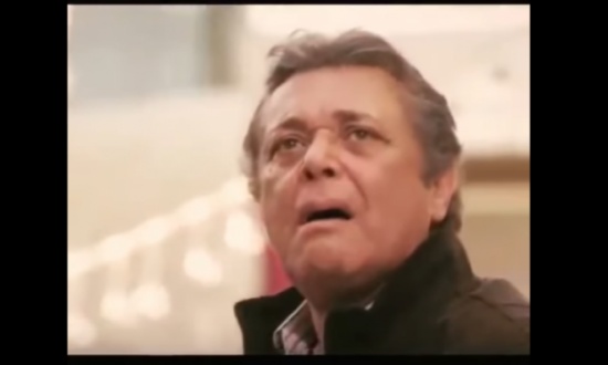 فيديو نادر لمحمود عبد العزيز يشعل مواقع التواصل..لهذا السبب! فيديو نادر لمحمود عبد العزيز يشعل مواقع التواصل..لهذا السبب!