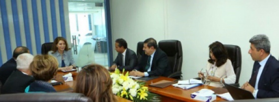 الملكة نور الحسين تترأس اجتماع مجلس إدارة اثمار للتمويل الإسلامي