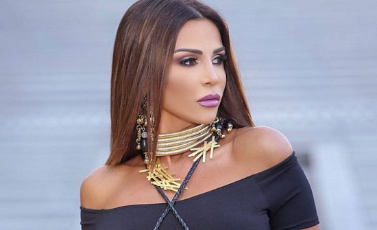 بـشورت قصير .. نيللي مقدسي تخطف الأنظار في أحدث ظهور لها بـشورت قصير .. نيللي مقدسي تخطف الأنظار في أحدث ظهور لها