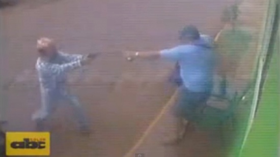 حاولا الاعتداء على رجل فانقلب السحر على الساحر