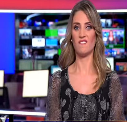 بالفيديو: شاهد ماذا فعلت مذيعة قناة العربية الحدث على الهواء مباشرة بالفيديو: شاهد ماذا فعلت مذيعة قناة العربية الحدث على الهواء مباشرة