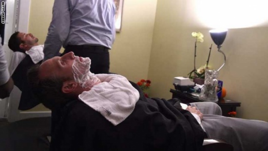 طلبًا للحسن والجمال.. عمليات التجميل تفتح شهية الرجال في تونس طلبًا للحسن والجمال.. عمليات التجميل تفتح شهية الرجال في تونس
