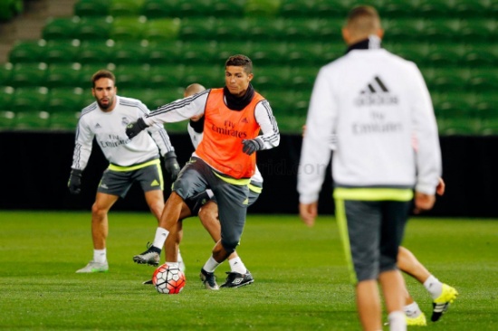 بالصور: ريال مدريد يواصل تدريباته في أستراليا بالصور: ريال مدريد يواصل تدريباته في أستراليا