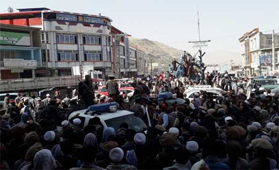 بعد سيطرة طالبان على تاسع عاصمة .. قصف على باغرام وواشنطن تتوقع انهيارا أسرع للحكومة