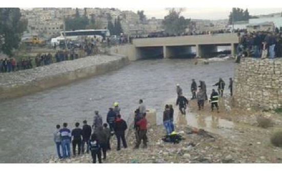 وفاة طفل في الرابعة من عمره غرقا بسيل الزرقاء