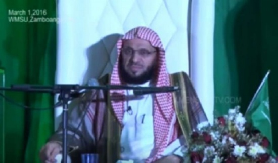 فيديو: مشاهد من محاضرة القرني قبيل إطلاق الرصاص.. مسيحية أسلمت على يديه فيديو: مشاهد من محاضرة القرني قبيل إطلاق الرصاص.. مسيحية أسلمت على يديه