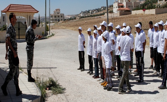 اعلامية لمعسكرات الحسين تشارك ببرنامج القيادة الشبابية