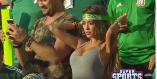 بالفيديو: شاهد طريقة تشجيع الجميلات فى ملاعب كرة القدم!