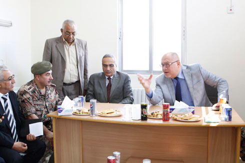 وزيرا الاشغال العامة والصحة يفتتحان مركز صحي العامرية بالرصيفة وزيرا الاشغال العامة والصحة يفتتحان مركز صحي العامرية بالرصيفة
