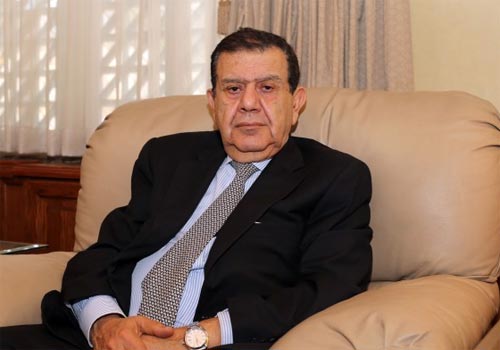 محافظ البنك المركزي يجتمع مع الإدارات العليا للبنوك