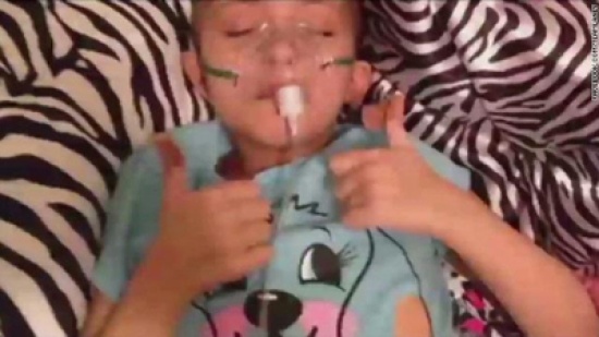 10 آلاف مغن يحققون أمنية موت لفتاة بعمر الثامنة