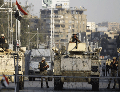 قوات الأمن المصرية تغلق رابعة العدوية قبل تظاهرات مؤيدة لمرسي