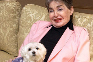 وفاة كلبة ورثت 12 مليون دولار من مليونيرة أمريكية