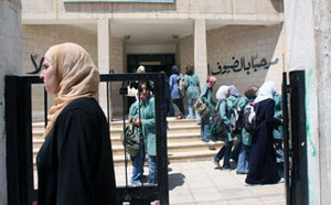 اولياء امور الطلبة يشكون تردي اوضاع مدرسة الخالدية الثانوية المختلطة بمؤاب 