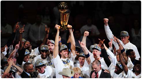 نوفيتسكي يهدي دالاس أول لقب في تاريخه