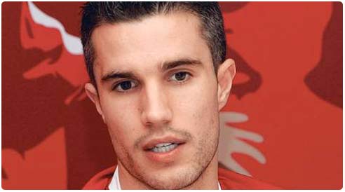 فان بيرسي ينفي انتقاده لزملائه