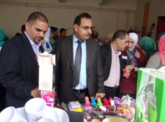 بازار خيري في كلية الاميرة رحمة الجامعية