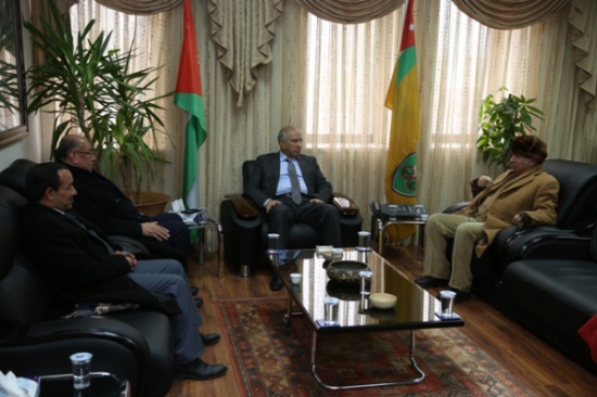 لدى لقائه وفدا من رابطة الكتاب الأردنيين .. "الطراونة" تدعو إلى الاهتمام بالحركة الثقافية