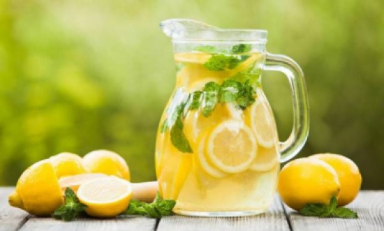 إياك والليموناضة.. كيف تُعالج التهاب الحلق من دون اللجوء إلى طبيب؟ إياك والليموناضة.. كيف تُعالج التهاب الحلق من دون اللجوء إلى طبيب؟