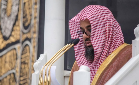 سر اختفاء حساب إمام الحرم المكي في 'تويتر' سر اختفاء حساب إمام الحرم المكي في 'تويتر'