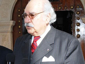 رئيس تونس يطلب "تفهّم" الجزائريين ويتهم القذافي بمحاولة إجهاض الثورة