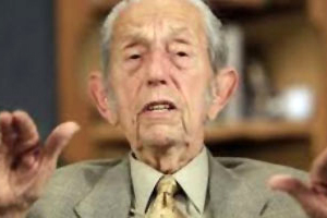 إصابة المذيع الأمريكي المتنبئ بيوم القيامة بسكتة دماغية