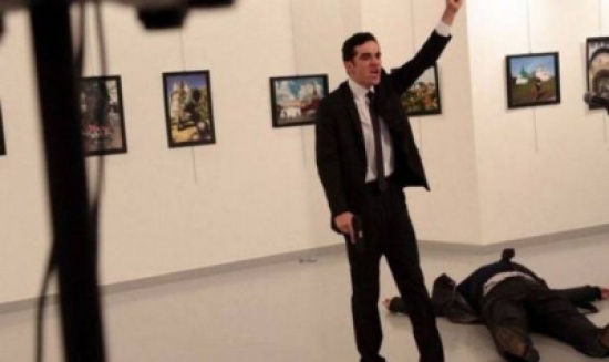 «شاهد» مسلسلات تنبّأت بمقتل “القذافي” واغتيال سفير روسيا في تركيا ومكان اختباء “بن لادن” «شاهد» مسلسلات تنبّأت بمقتل “القذافي” واغتيال سفير روسيا في تركيا ومكان اختباء “بن لادن”