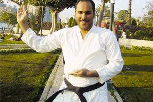 أول لاعب كاراتيه كفيف بمصر يحلم ببطولة العالم