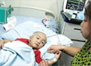 نجاة رضيعة صينية تعرضت لحادث سقوط من الطابق العاشر