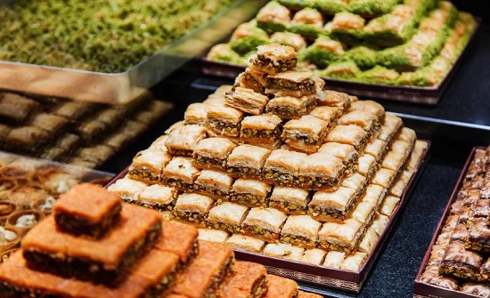 نقيب المطاعم والحلويات يحذر من عمليات تكديس واحتكار للبضائع نقيب المطاعم والحلويات يحذر من عمليات تكديس واحتكار للبضائع
