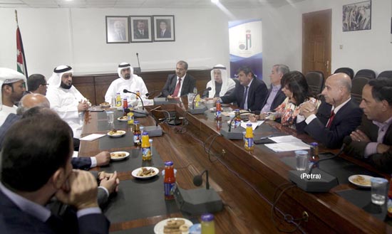 وفد اعلامي اماراتي يزور (بترا) ومعهد الاعلام