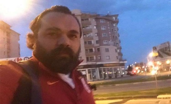 مصور يضرب العريس في حفل زفافه بسبب العروس مصور يضرب العريس في حفل زفافه بسبب العروس