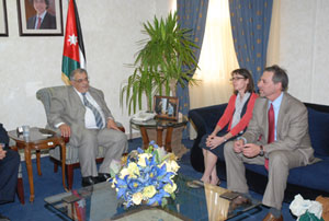 بحث سبل التعاون بين الجامعة الهاشمية وجامعة أوكلاهوما الأميركية ( صور )