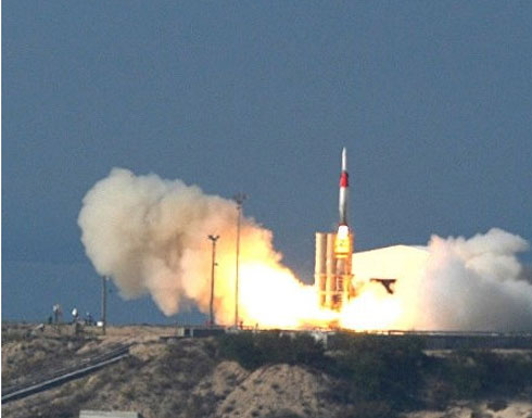 الجيش الإسرائيلي يختبر صاروخ "تموز 5"