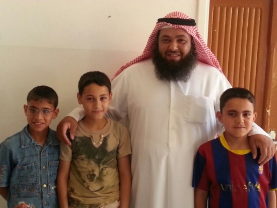 جمعية إحياء التراث الإسلامي توزع مساعدات على اللاجئين جمعية إحياء التراث الإسلامي توزع مساعدات على اللاجئين