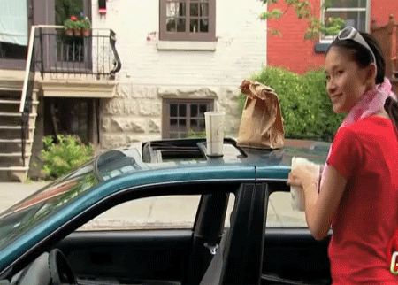 الفتاة والوجبة