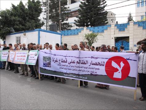 غزة تستقبل 2014 وقد أحكم الحصار حلقاته