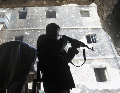 الشرطة التركية تداهم مقر منظمة الاغاثة المتهمة بإرسال أسلحة إلى سوريا