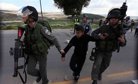 الاحتلال يعتقل 16 فلسطينيا بالضفة الغربية