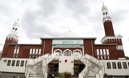 "نيوزويك": اليمين المتطرف يحرض على المسلمين من بوابة كورونا