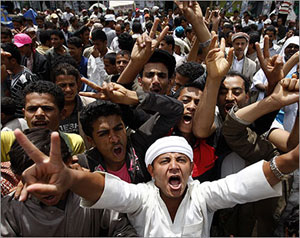 شباب الثورة يحتشدون بـ"جمعة الشرعية"    