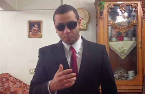 شاب يقلد السيسي..كأن الرئيس يتكلم!