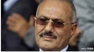 اليمن: مظاهرات حاشدة وأنباء متضاربة بشأن إمكانية عودة صالح 