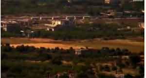 تركيا تنقل مساعدات إنسانية عبر الحدود للنازحين السوريين 