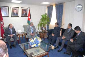 الجامعة الهاشمية تؤكد استمرار تعزيز علاقات التعاون مع جامعة العلوم الإسلامية الماليزية