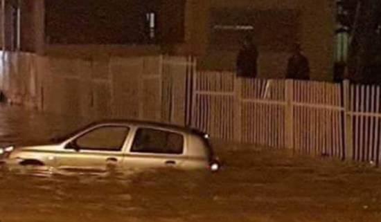 13 قتيلا جراء أمطار غزيرة بالجزائر 13 قتيلا جراء أمطار غزيرة بالجزائر