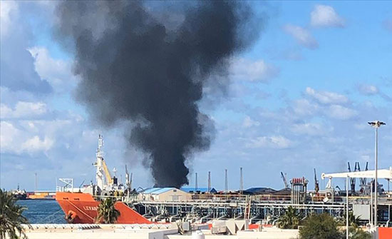 الحكومة الليبية: ميليشيات حفتر تستهدف ميناء طرابلس بقذائف