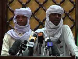 22 عسكرياً ينشقون عن كتائب القذافي وينضمون لصفوف الثوار